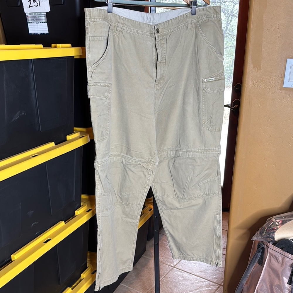 Gander Mountain Men's Tan Convertible Outdoor Cargo Pants Shorts Size 44 x 32